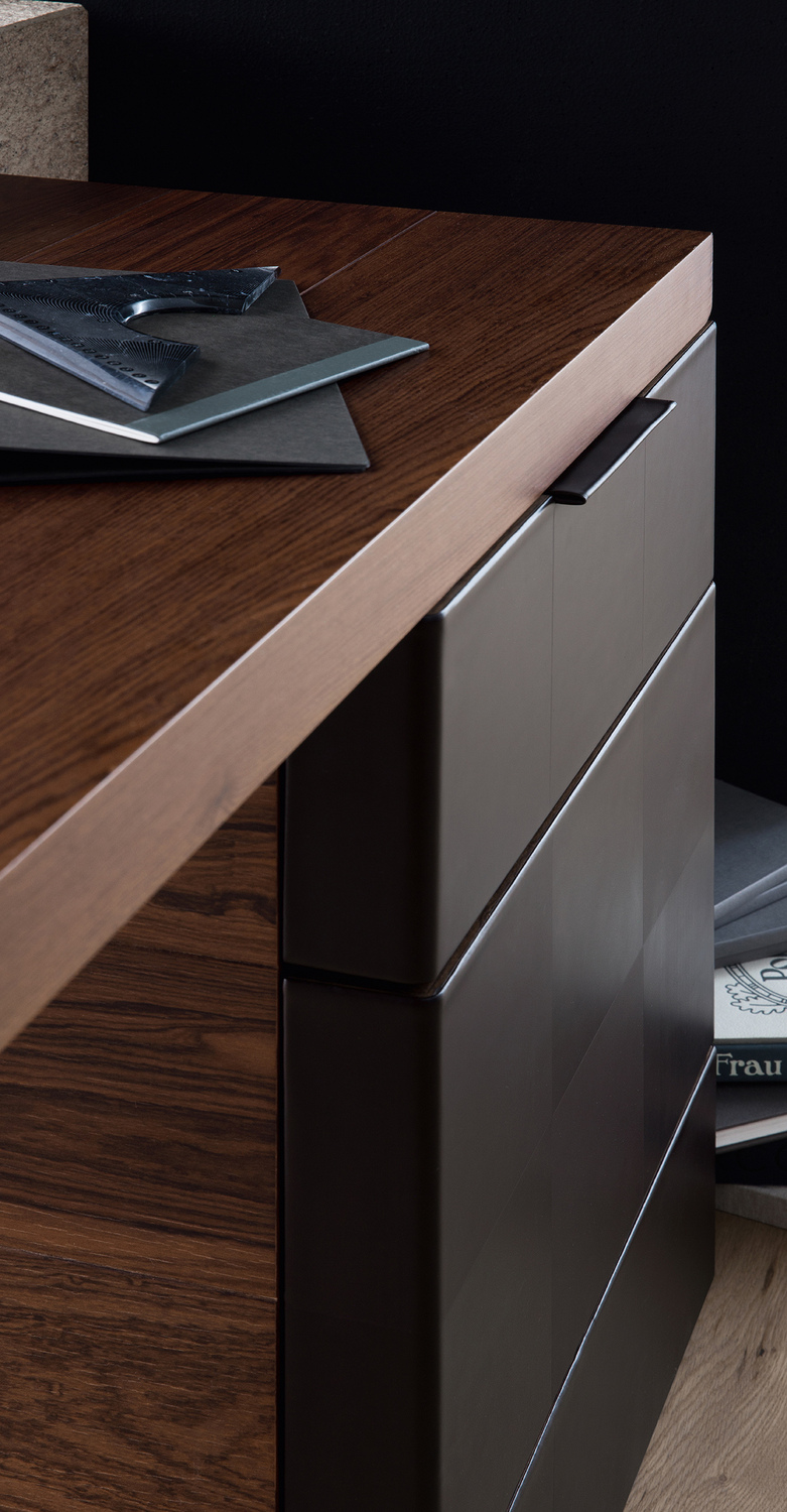 h o desk v1@mobile h o desk v1@mobile