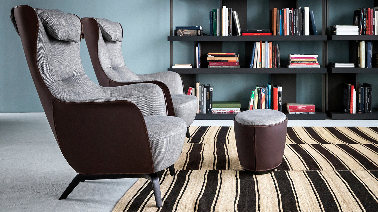 03 mamy blue armchair