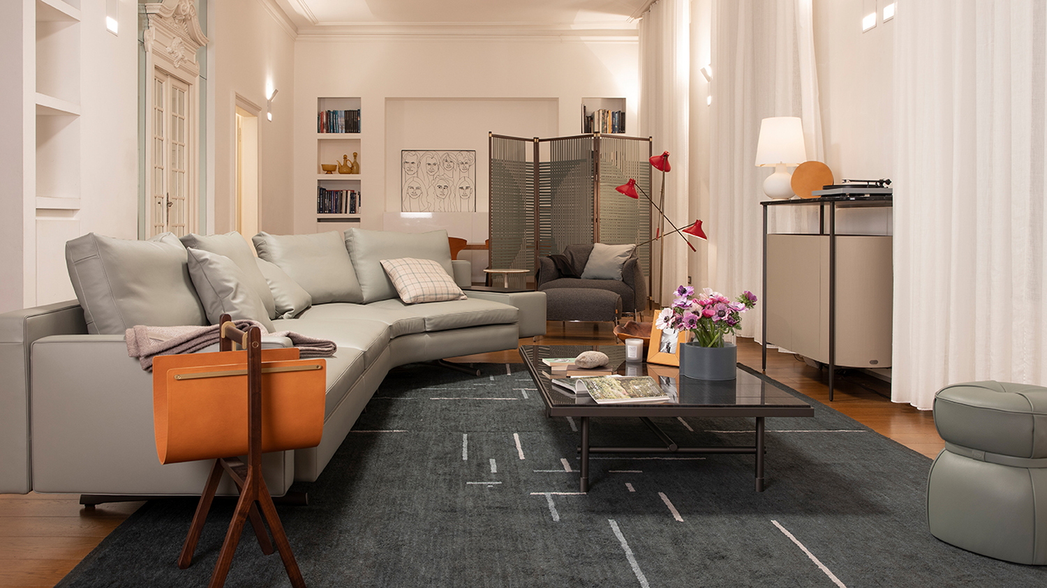 03 piere small table