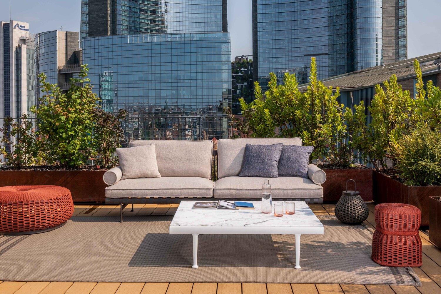 02 souvenir italie 120x120 small table 02 souvenir italie 120x120 small table