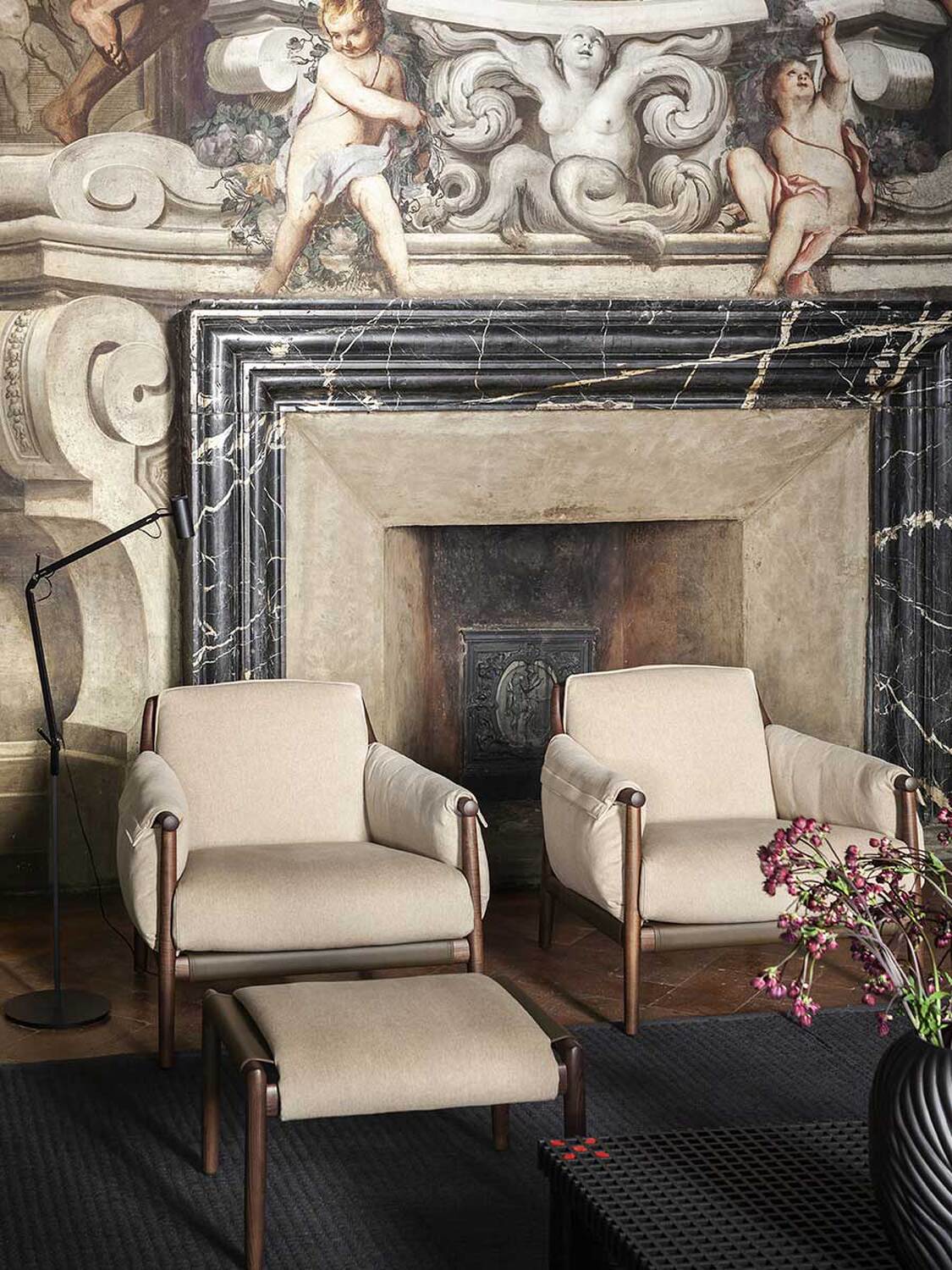 12 times lounge armchair