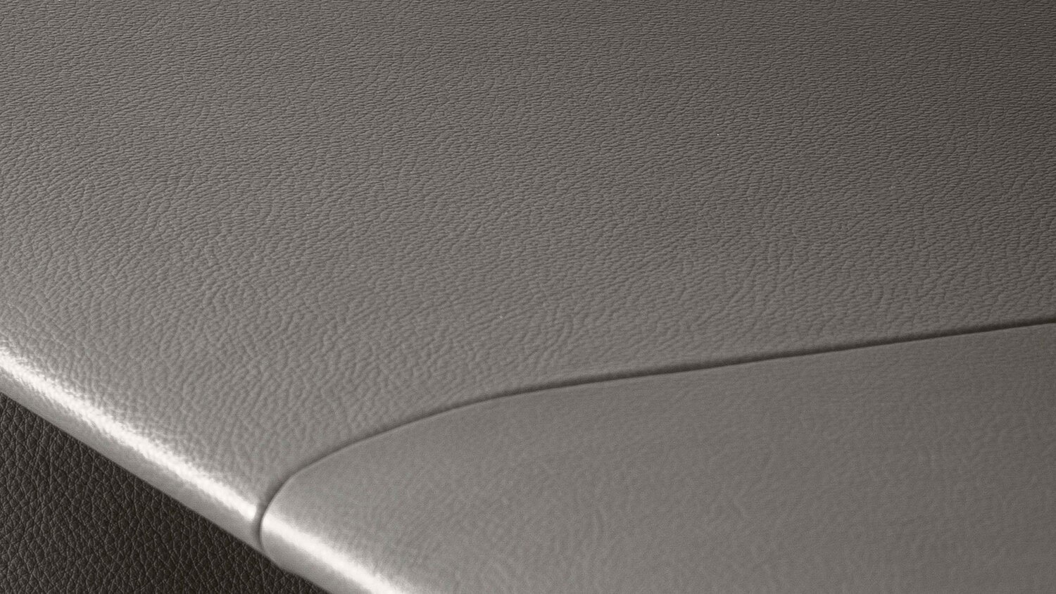 pelle saddle executive