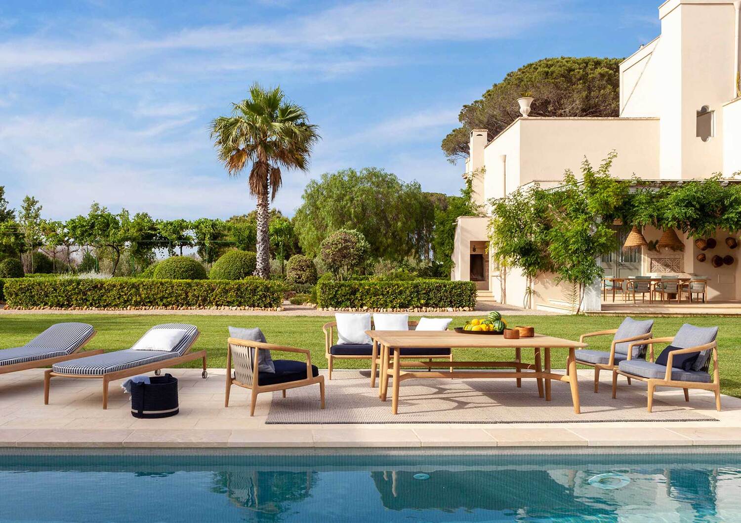 preview outdoor preview outdoor